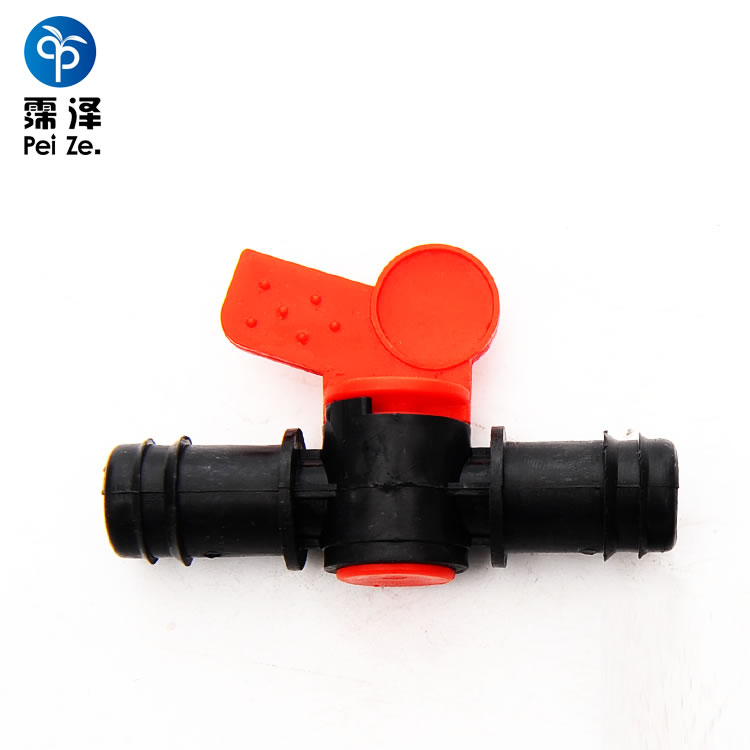 滴灌带与PE管链接